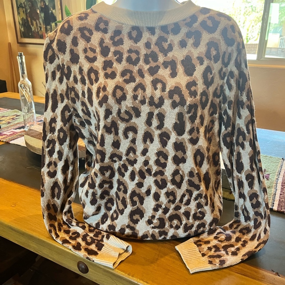 A New Day Cheetah sweater - Picture 4 of 5